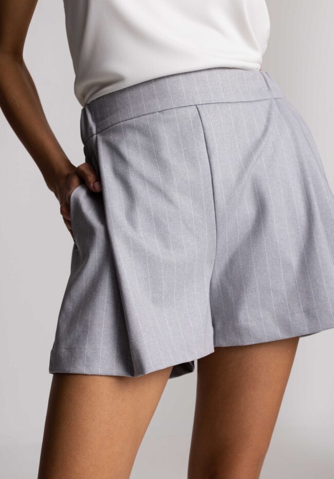 structured bermuda shorts light gray w/white stripes